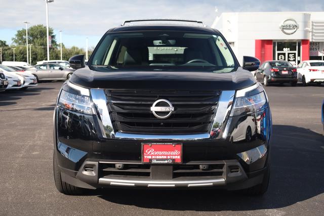 Nissan Pathfinder Vehicle Image 04