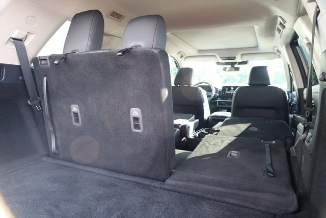 Nissan Pathfinder Vehicle Image 08