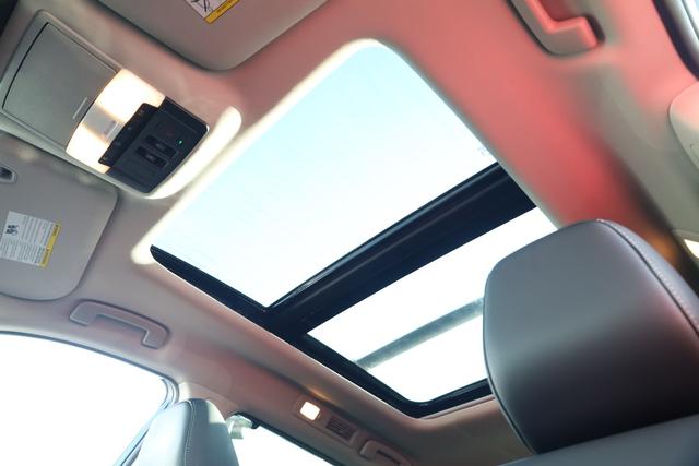Nissan Pathfinder Vehicle Image 10