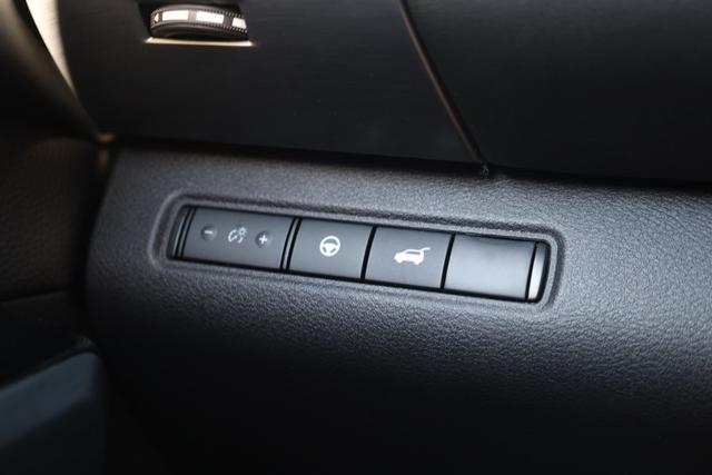 Nissan Pathfinder Vehicle Image 23