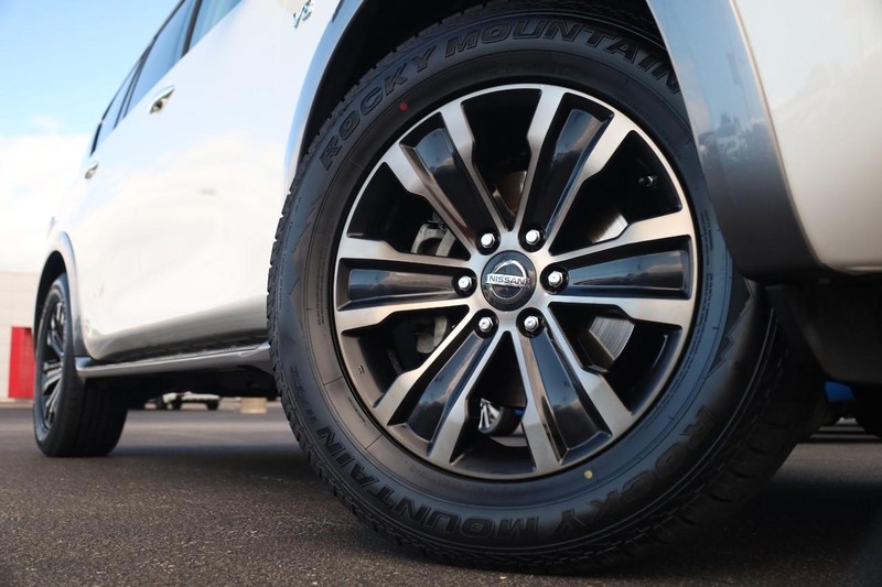 Nissan Armada Vehicle Image 03