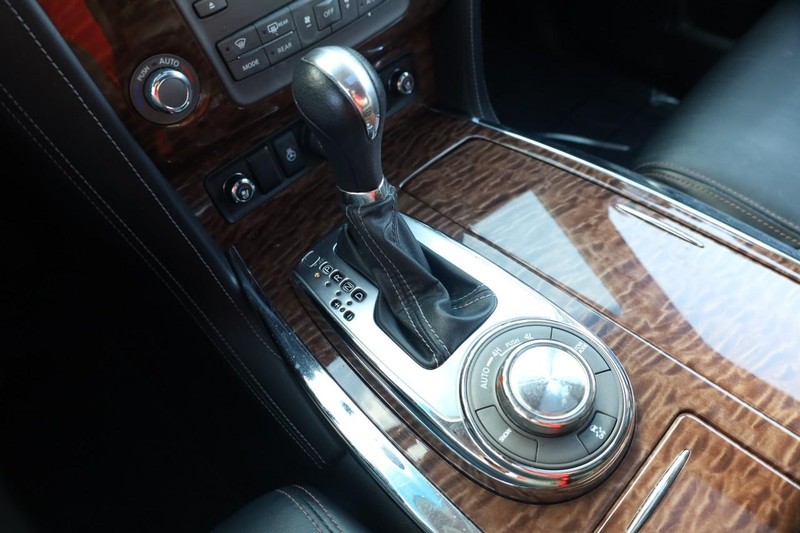 Nissan Armada Vehicle Image 19
