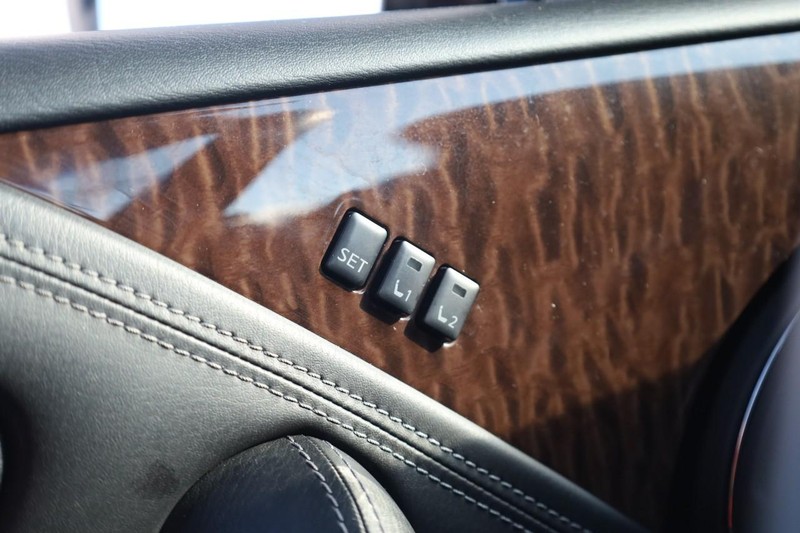 Nissan Armada Vehicle Image 23