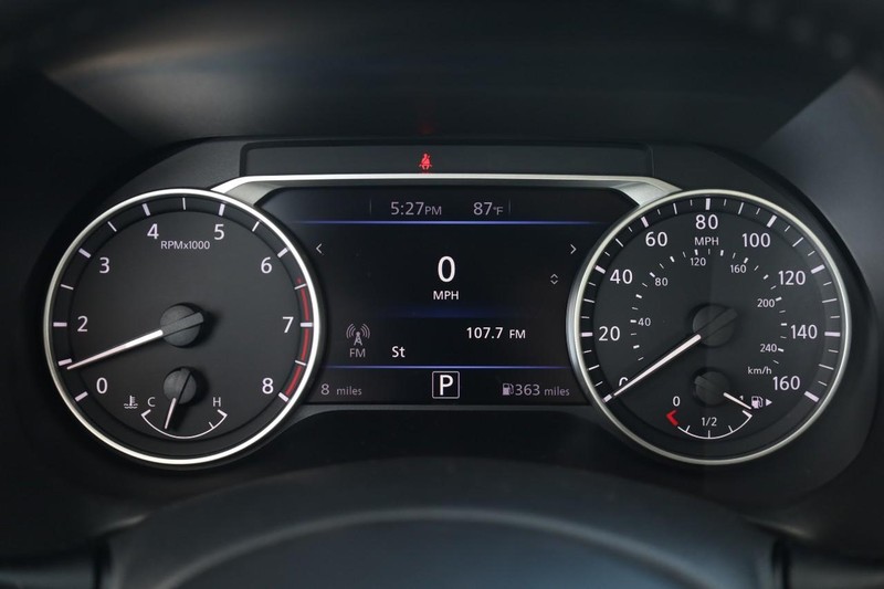 Nissan Sentra Vehicle Image 10