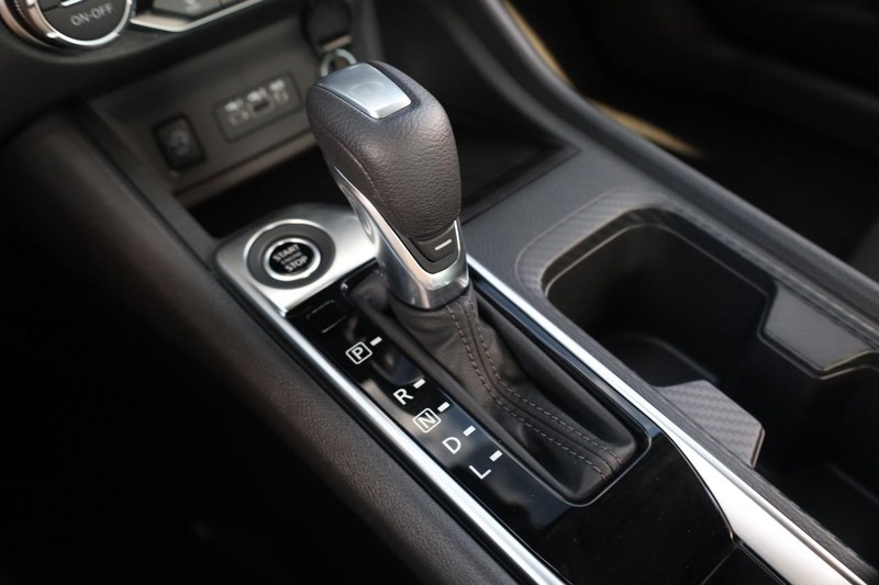 Nissan Sentra Vehicle Image 16