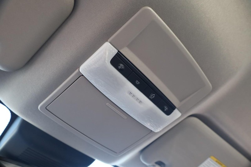 Nissan Sentra Vehicle Image 17