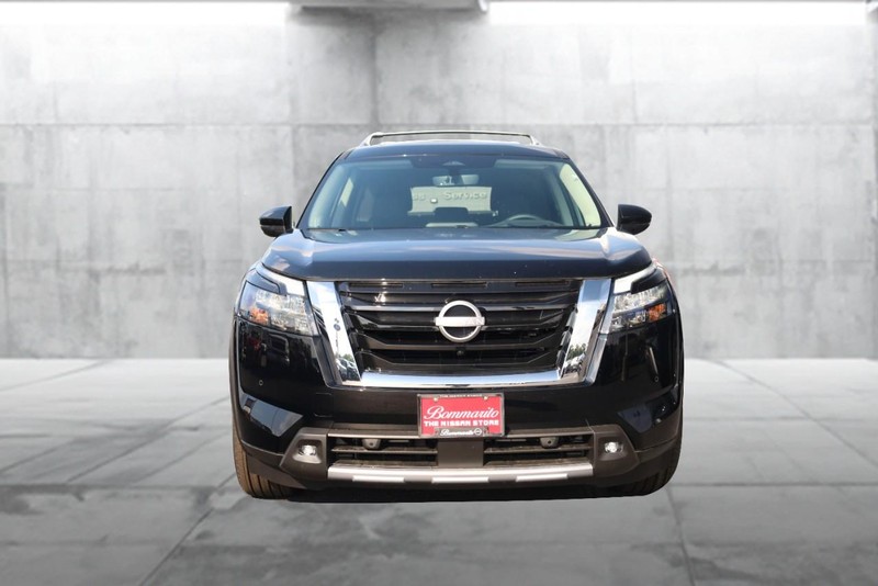 Nissan Pathfinder Vehicle Image 04