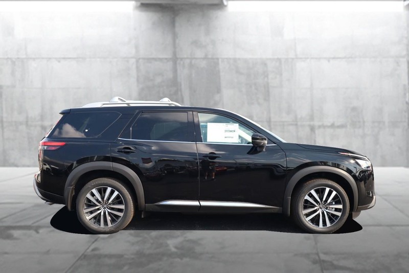 Nissan Pathfinder Vehicle Image 05