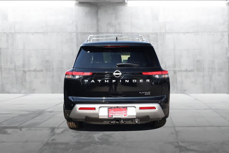 Nissan Pathfinder Vehicle Image 06