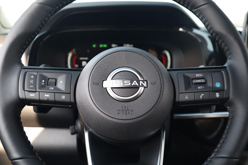 Nissan Pathfinder Vehicle Image 13