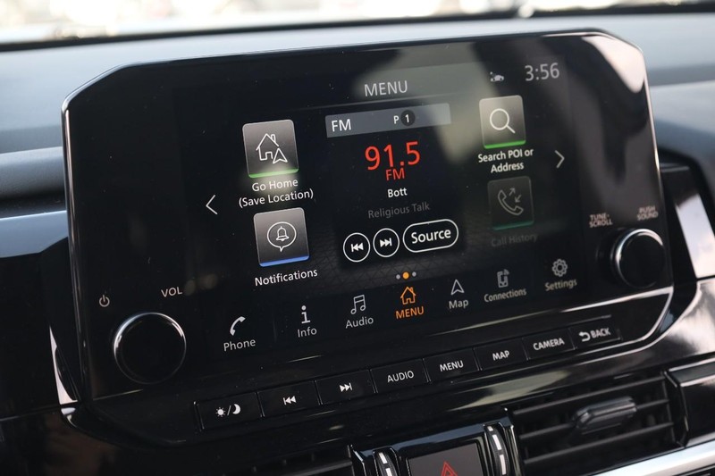 Nissan Pathfinder Vehicle Image 15