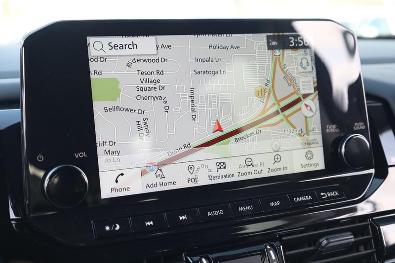 Nissan Pathfinder Vehicle Image 16