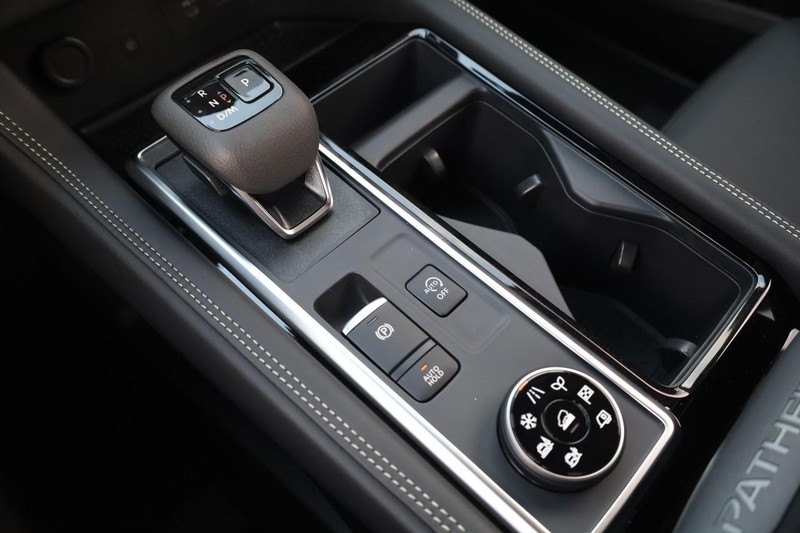 Nissan Pathfinder Vehicle Image 20