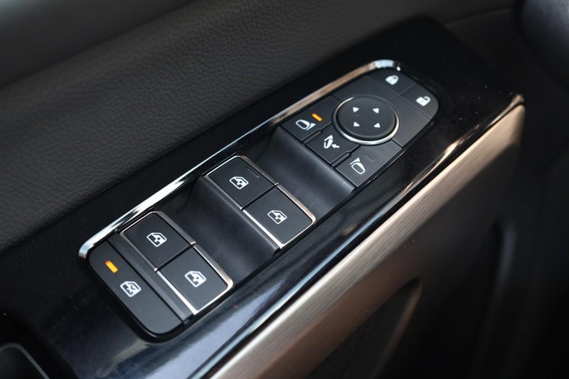 Nissan Pathfinder Vehicle Image 22