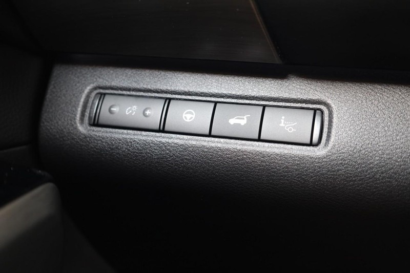 Nissan Pathfinder Vehicle Image 23