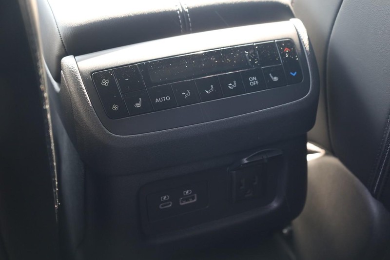 Nissan Pathfinder Vehicle Image 26