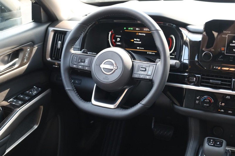 Nissan Pathfinder Vehicle Image 28