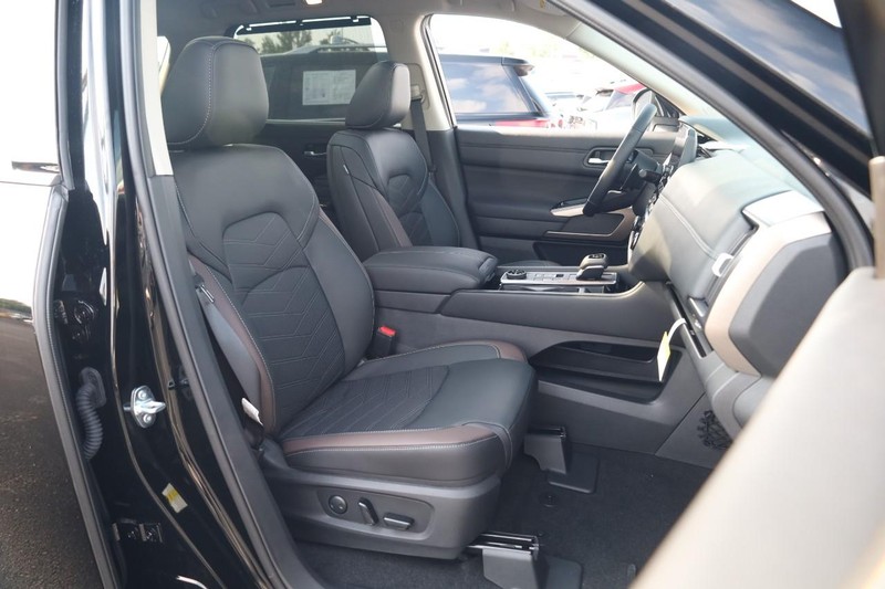 Nissan Pathfinder Vehicle Image 31