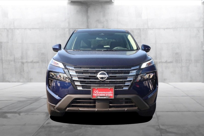 Nissan Rogue Vehicle Image 04