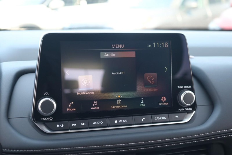 Nissan Rogue Vehicle Image 11
