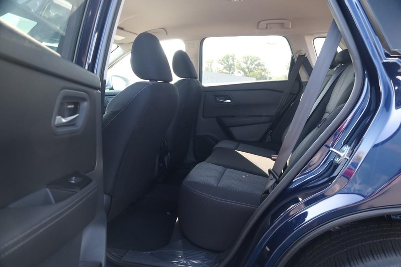 Nissan Rogue Vehicle Image 20