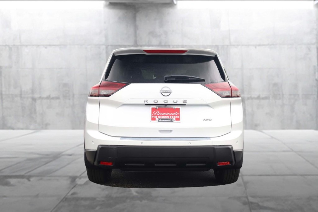 Nissan Rogue Vehicle Image 06
