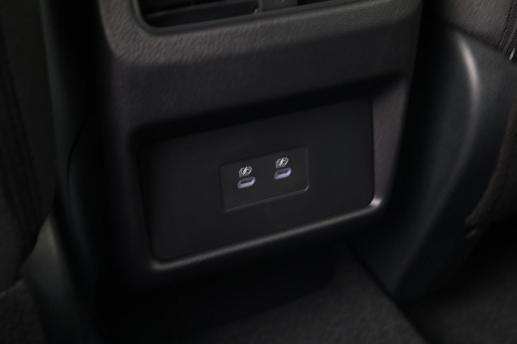 Nissan Rogue Vehicle Image 21