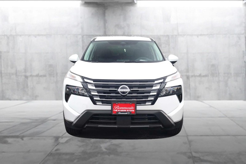Nissan Rogue Vehicle Image 04
