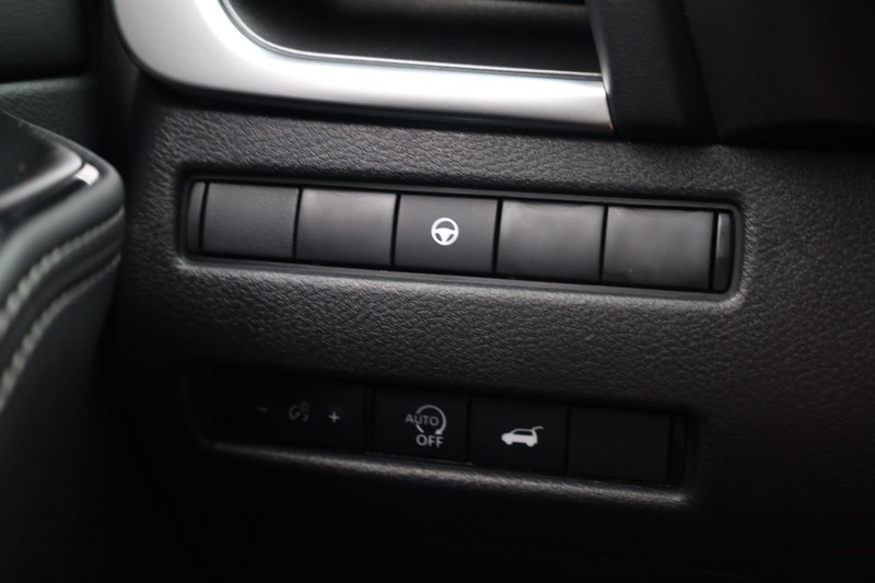 Nissan Rogue Vehicle Image 18