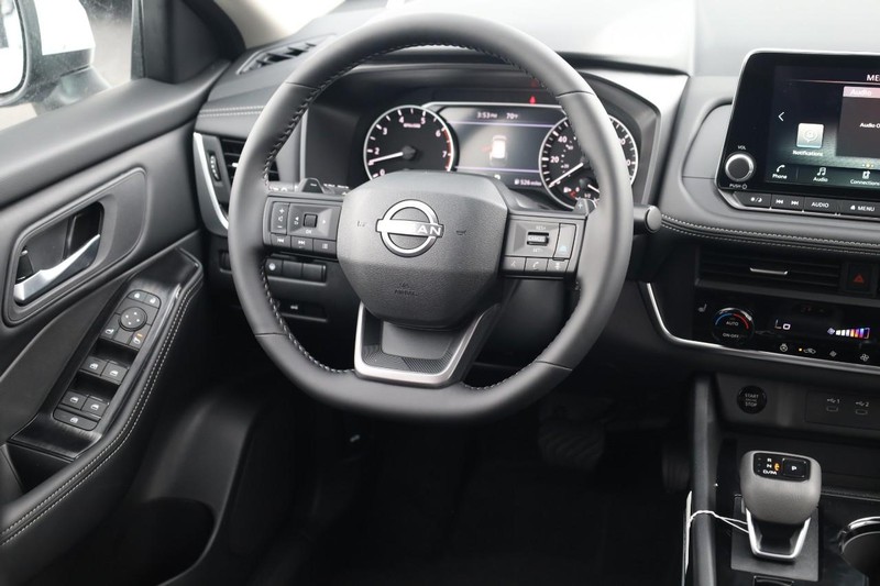 Nissan Rogue Vehicle Image 23