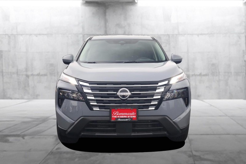 Nissan Rogue Vehicle Image 04