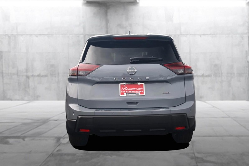 Nissan Rogue Vehicle Image 06
