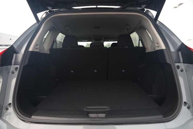 Nissan Rogue Vehicle Image 07
