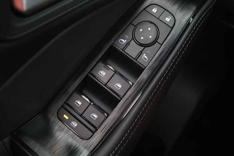 Nissan Rogue Vehicle Image 17