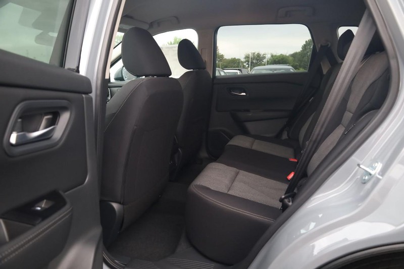 Nissan Rogue Vehicle Image 20