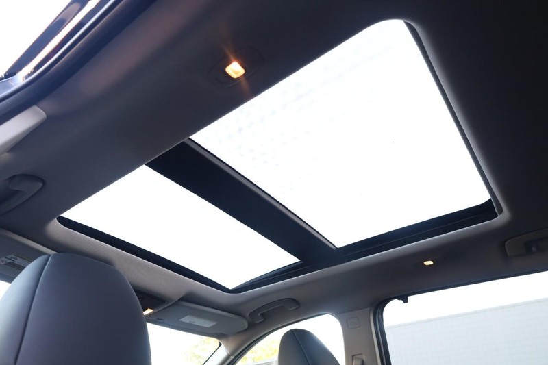 Nissan Rogue Vehicle Image 09