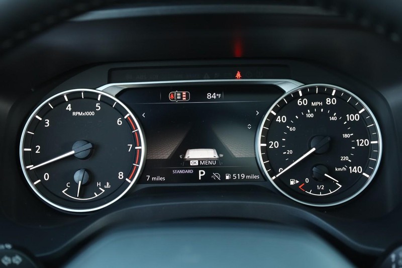 Nissan Rogue Vehicle Image 12