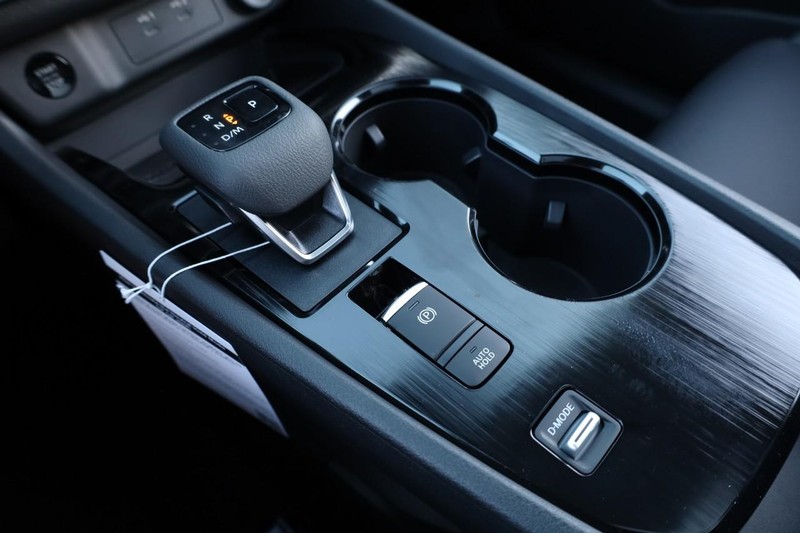 Nissan Rogue Vehicle Image 17