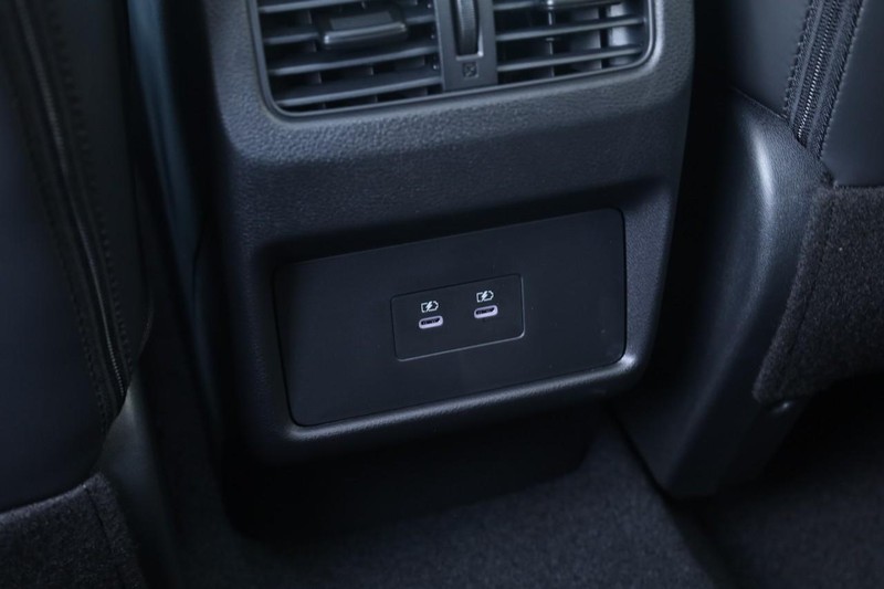 Nissan Rogue Vehicle Image 23