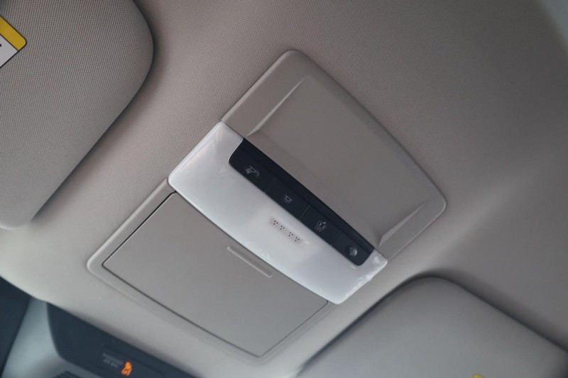 Nissan Pathfinder Vehicle Image 18