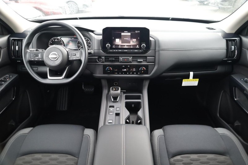 Nissan Pathfinder Vehicle Image 24