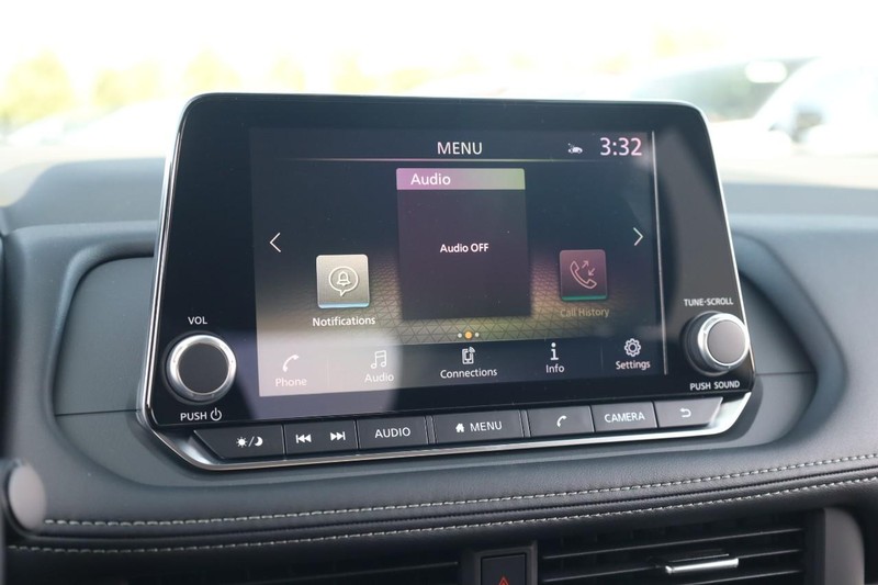 Nissan Rogue Vehicle Image 13