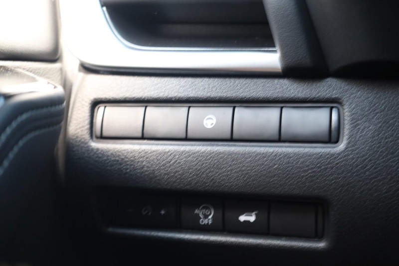 Nissan Rogue Vehicle Image 20