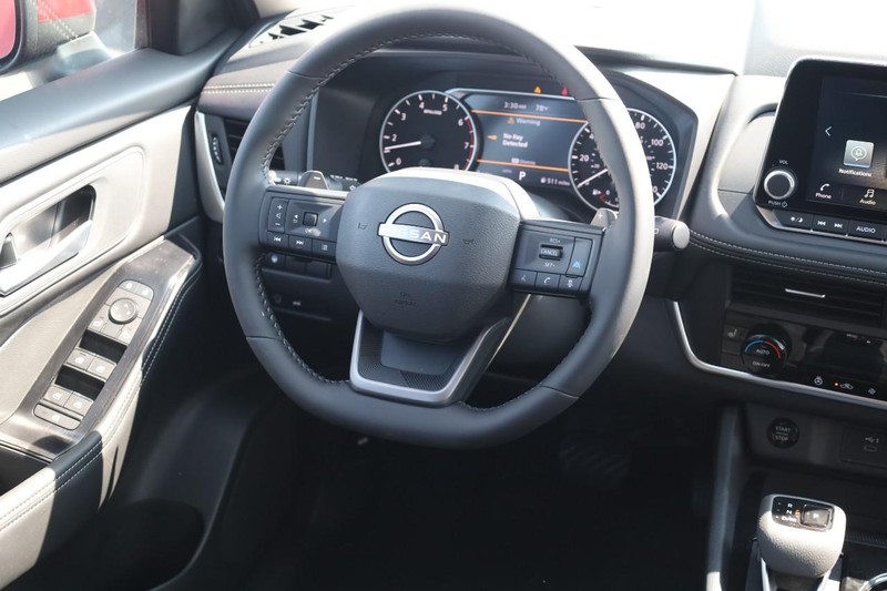 Nissan Rogue Vehicle Image 25