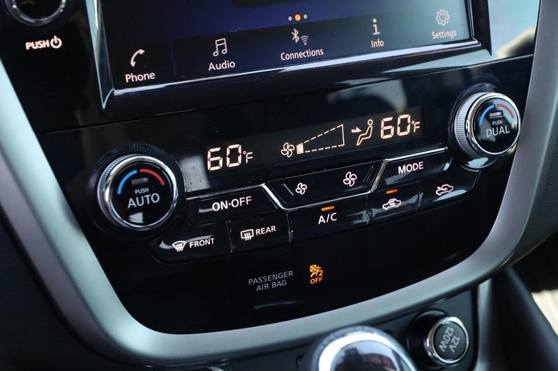 Nissan Murano Vehicle Image 17