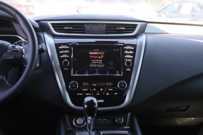 Nissan Murano Vehicle Image 23