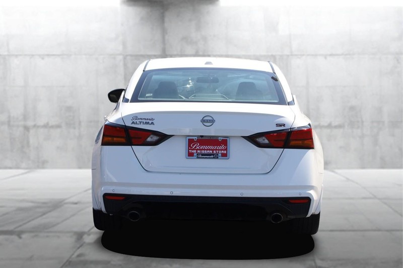 Nissan Altima Vehicle Image 06