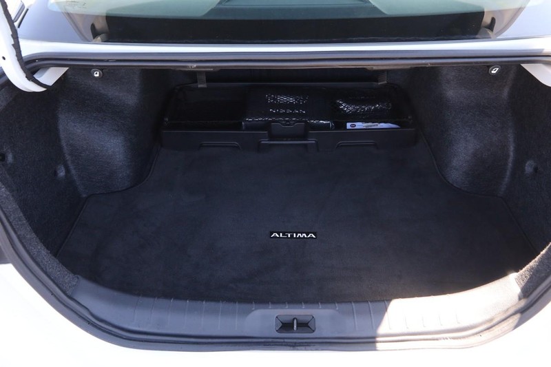 Nissan Altima Vehicle Image 07