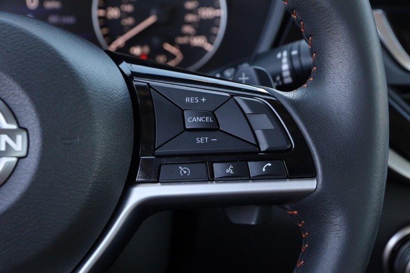 Nissan Altima Vehicle Image 13