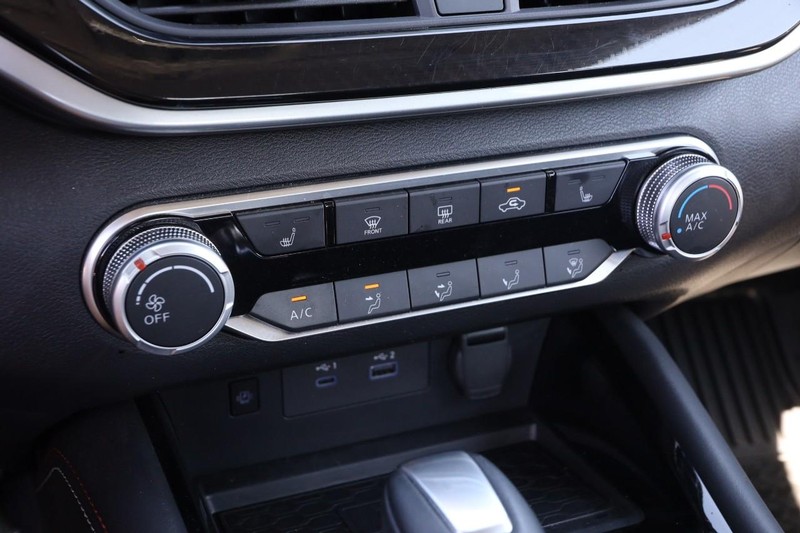 Nissan Altima Vehicle Image 18